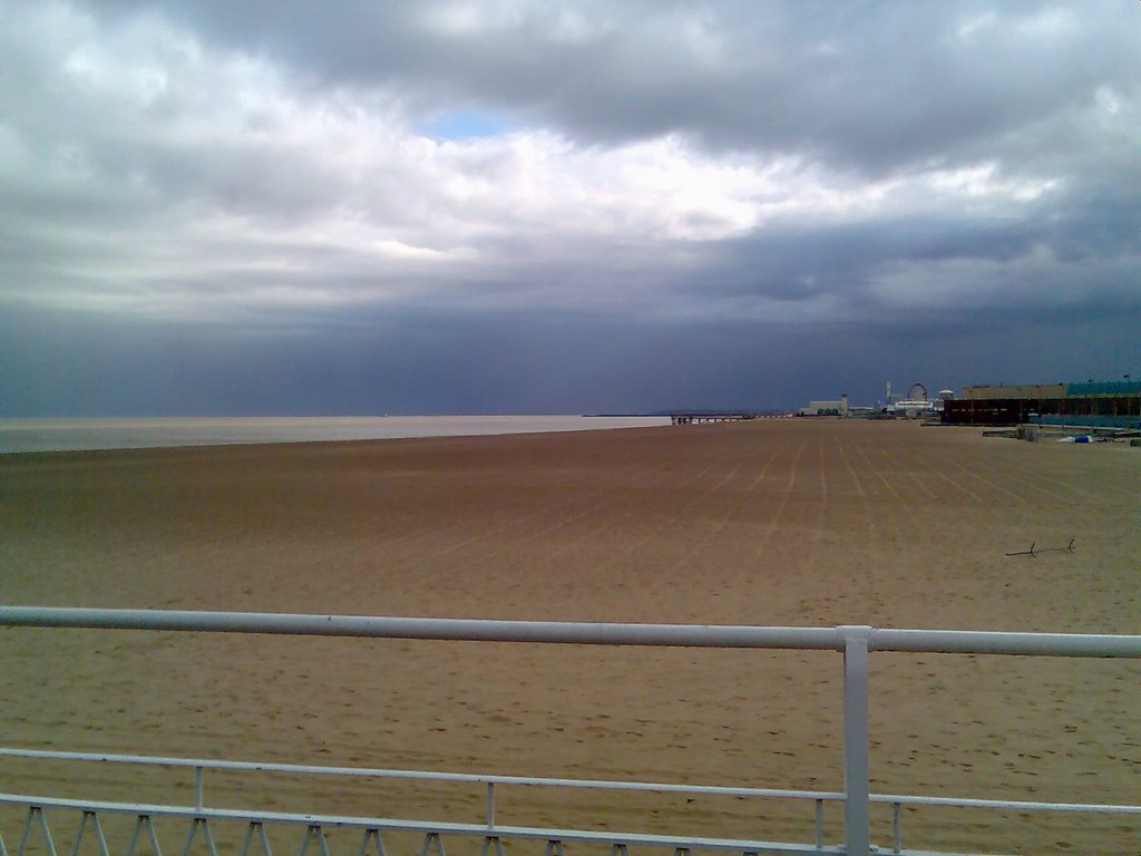 Britannia Pier, Great Yarmouth by amk1978azza