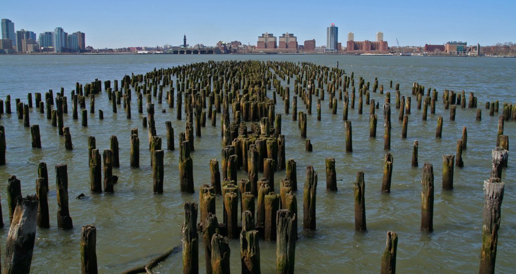 Old Pier, Hudson River, New York by Colbright