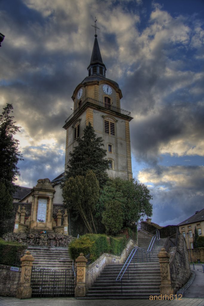 Fontoy, son monument aux morts et son église by André_H.