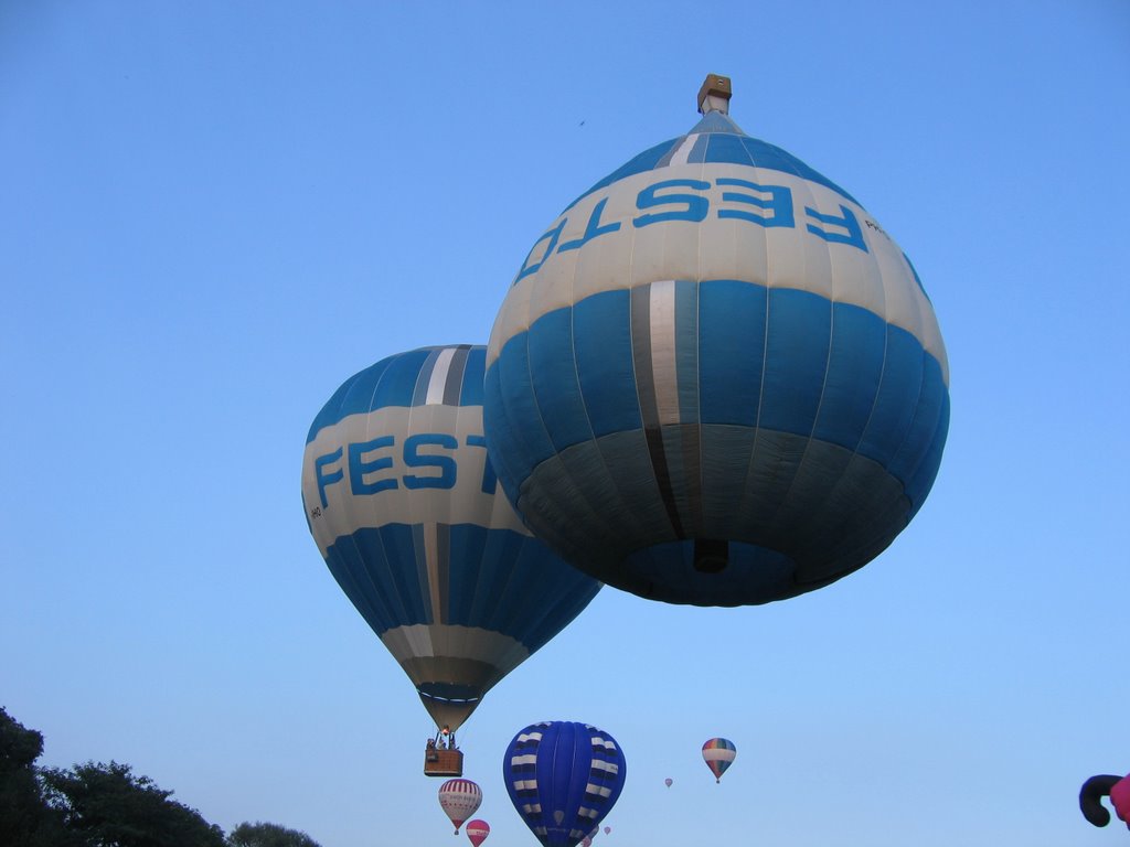 Twente ballooning upside down by EricvH