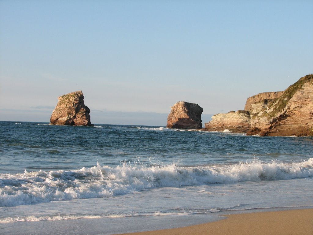 Les 2 Jumeaux A Hendaye En Fin De Journée by Haukingham