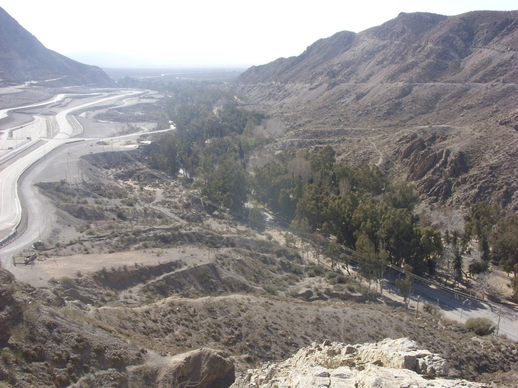 Norte de la Quebrada del Zonda desde el cerro. - RRZ by Rodolfo Roberto Zega