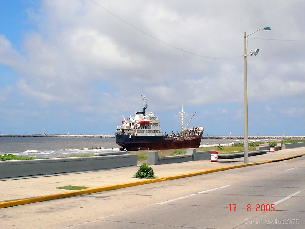 El Orfeo desde el Malecón by ld_abella