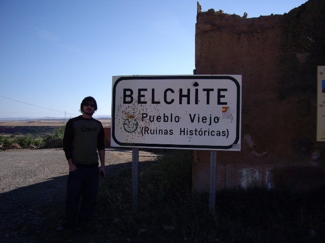 En la entrada de belchite by Micho Garcia