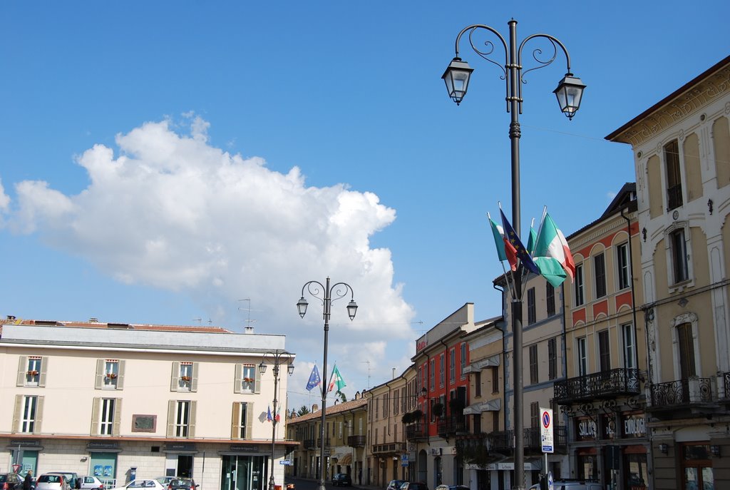 A passeggio per Casteggio... la PIAZZA CAVOUR by arturo defilippi