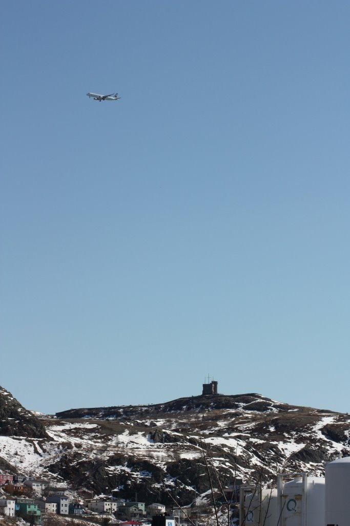 Landing over Cabot Tower by MaxiArg