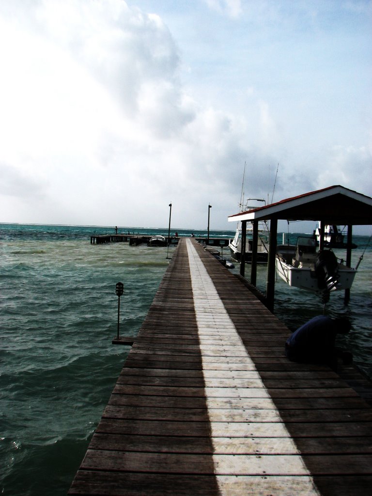 Muelle en San Pedro by Claris Chirinos