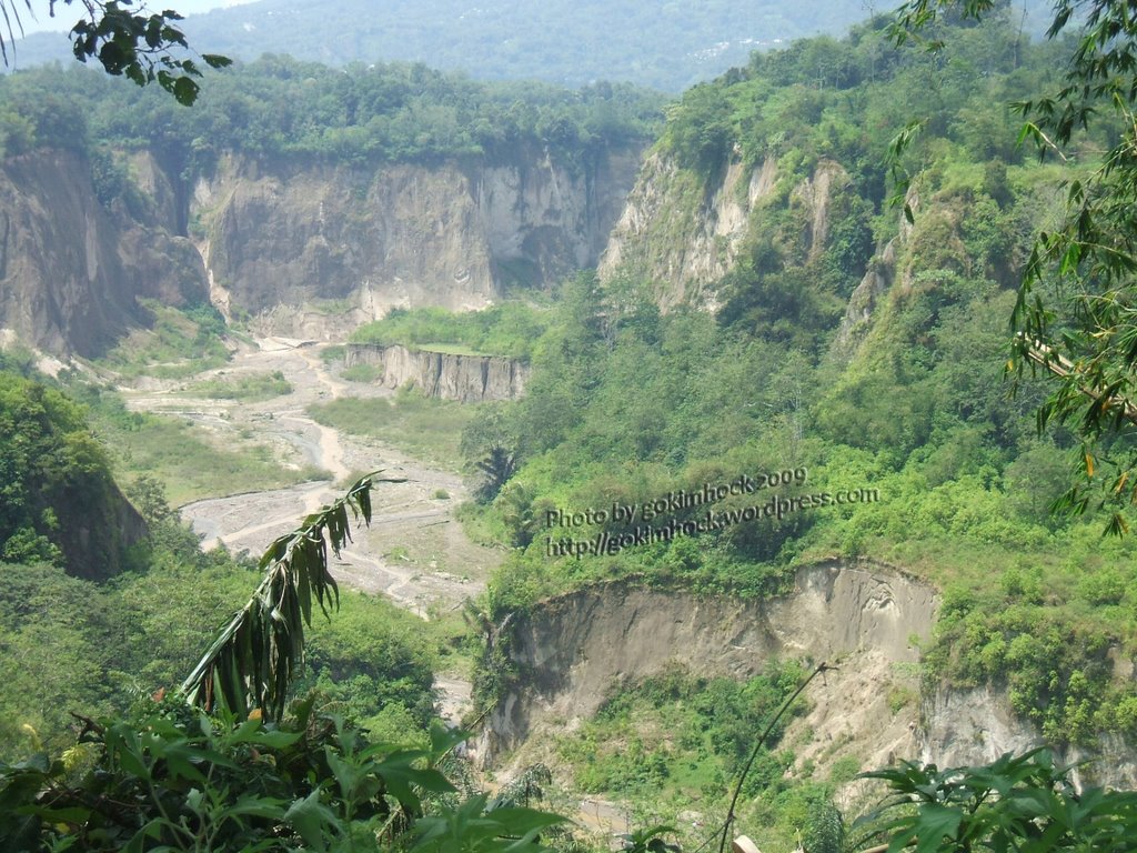 Ngarai Sianok - Bukit Tinggi by gokimhock [http://go…