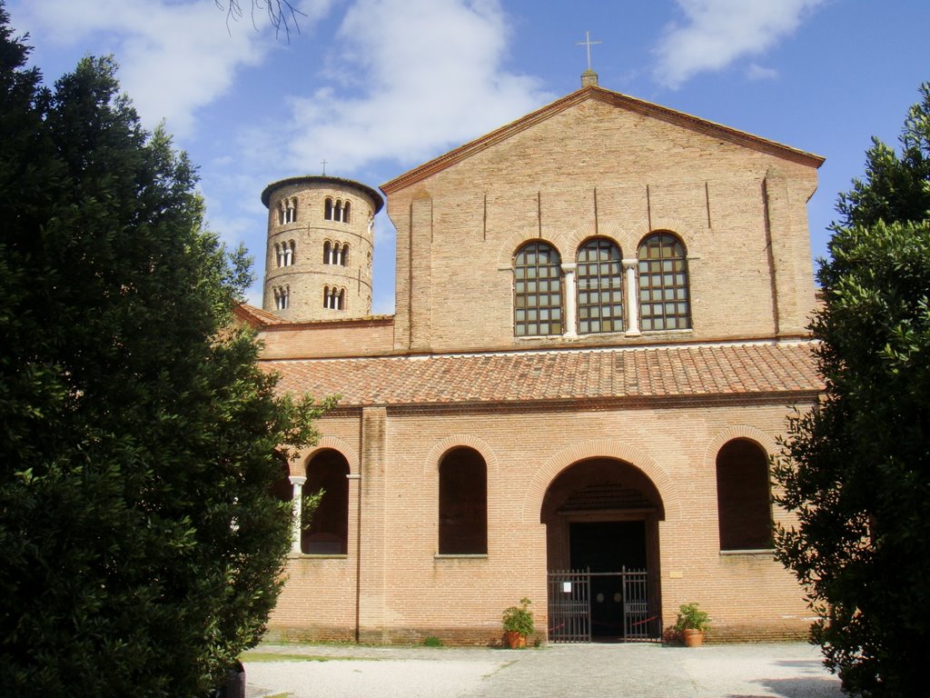 Front of the Sant Apollinare by Tania Lugomer-Pomper