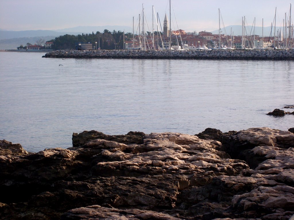 Izolai félsziget a "San Simon Hotel" strandjáról nézve by Veér Lajos