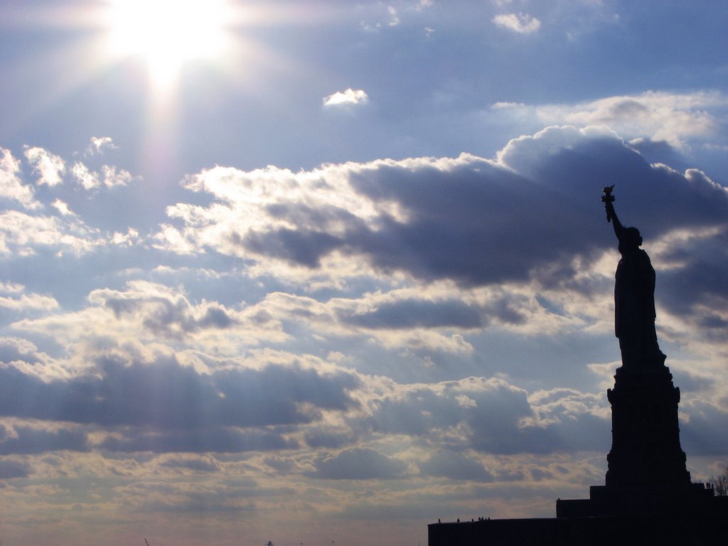 Statue of Liberty from Ellis Island, NY, US by Nikita Sushko