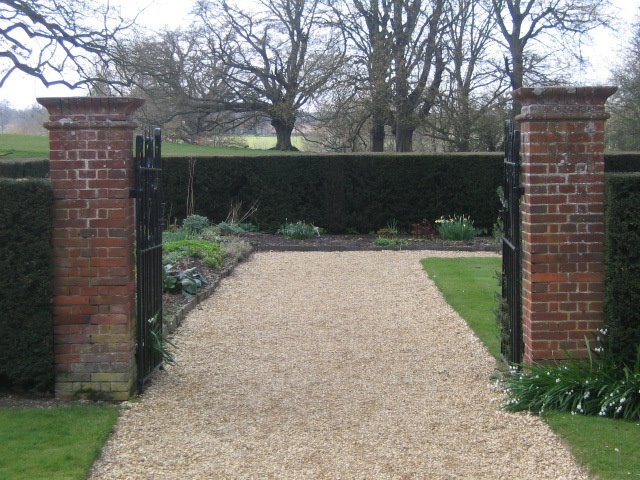 The way in, to the Vyne Garden by Robert'sGoogleEarthP…