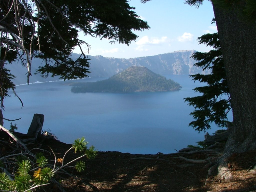 Crater Lake Wizard Island by Klaus Brink