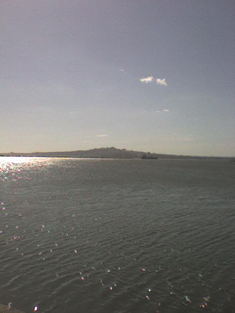 Cerro de Montevideo desde Escollera Sarandí by Martix Rose