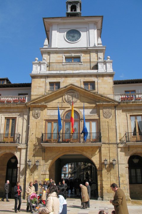 Ayuntamiento by Víctor Cespón