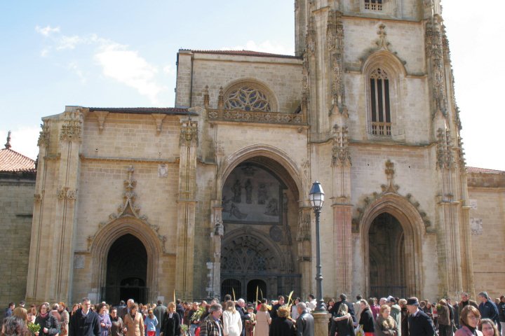 Catedral by Víctor Cespón