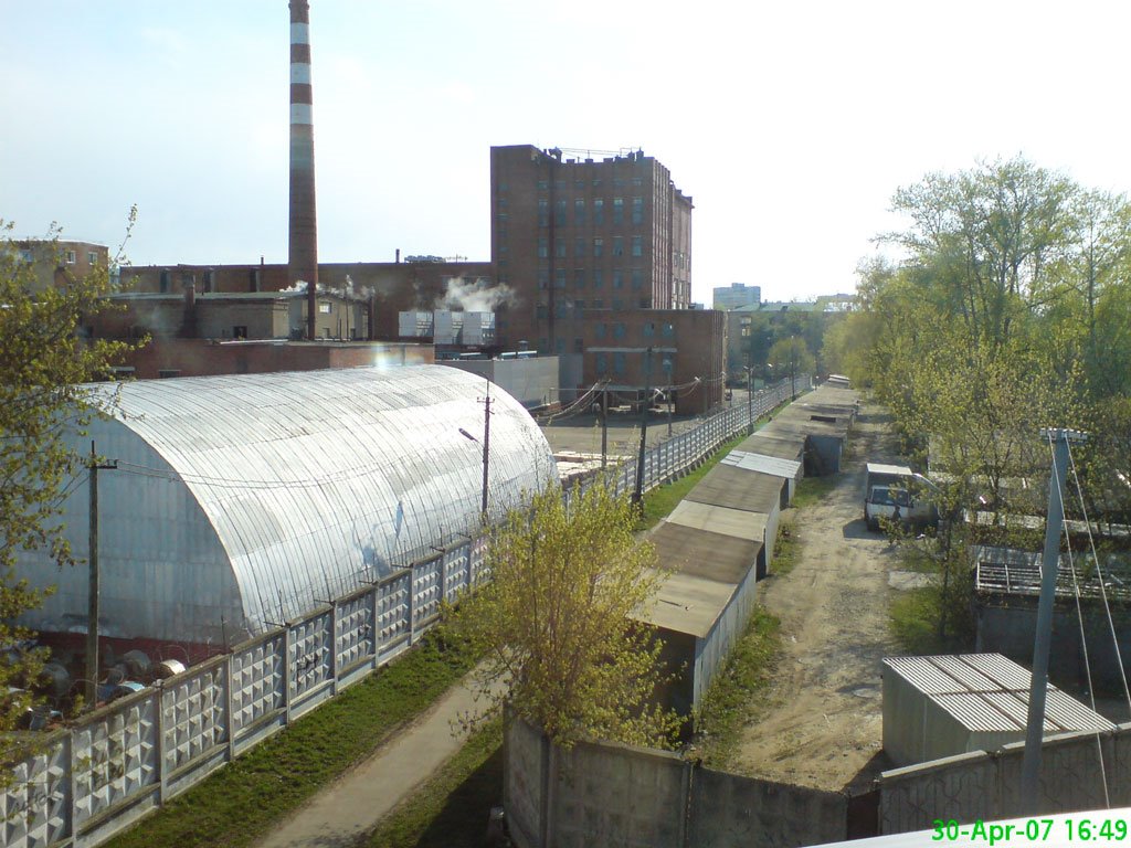 Ostankino beer factory (from monorail) by phre3a