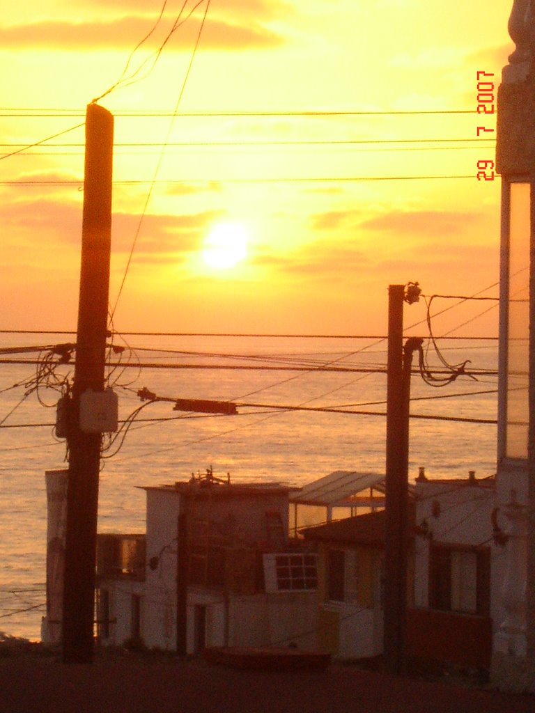 Atardecer en Tijuana by ChicaBanda