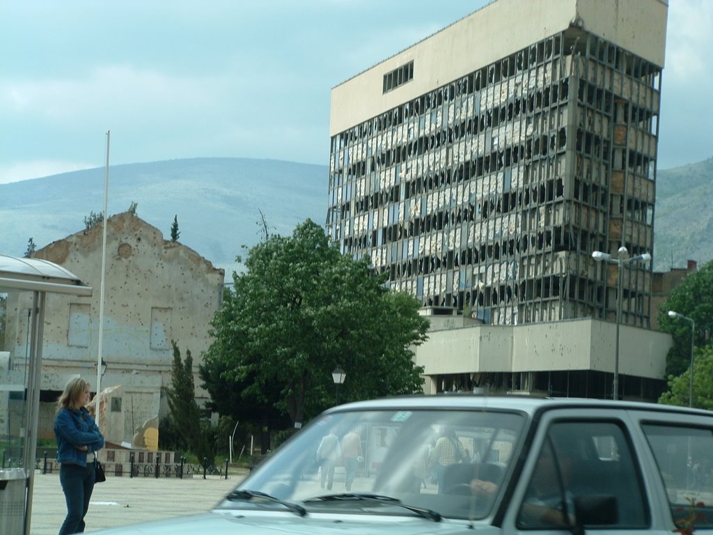 Mostar centar staklena banka by Hercegovina