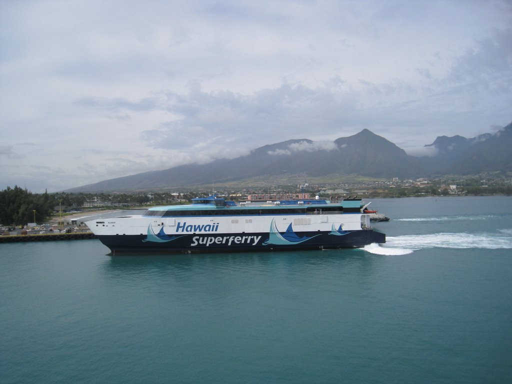 Super Ferry, Maui, Hawaii by scollins