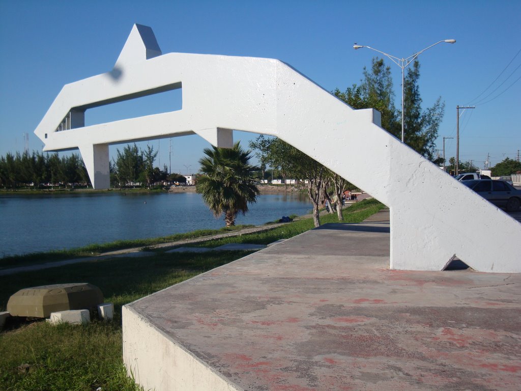 Monumento a la Fauna Marina; El Laguito, en Matamoros by Valentín Calles Melo