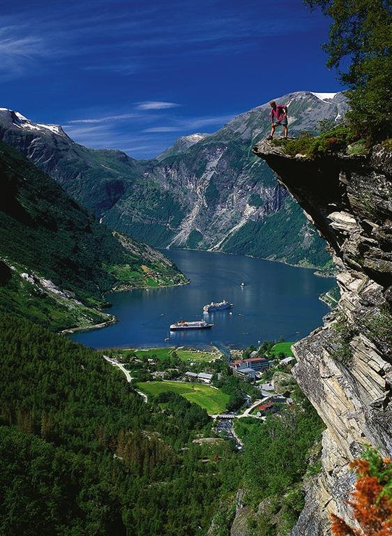 Geiranger Fjord, Norway 盖朗厄尔峡湾 ，挪威 by 北欧旅游局 www.beiou.org