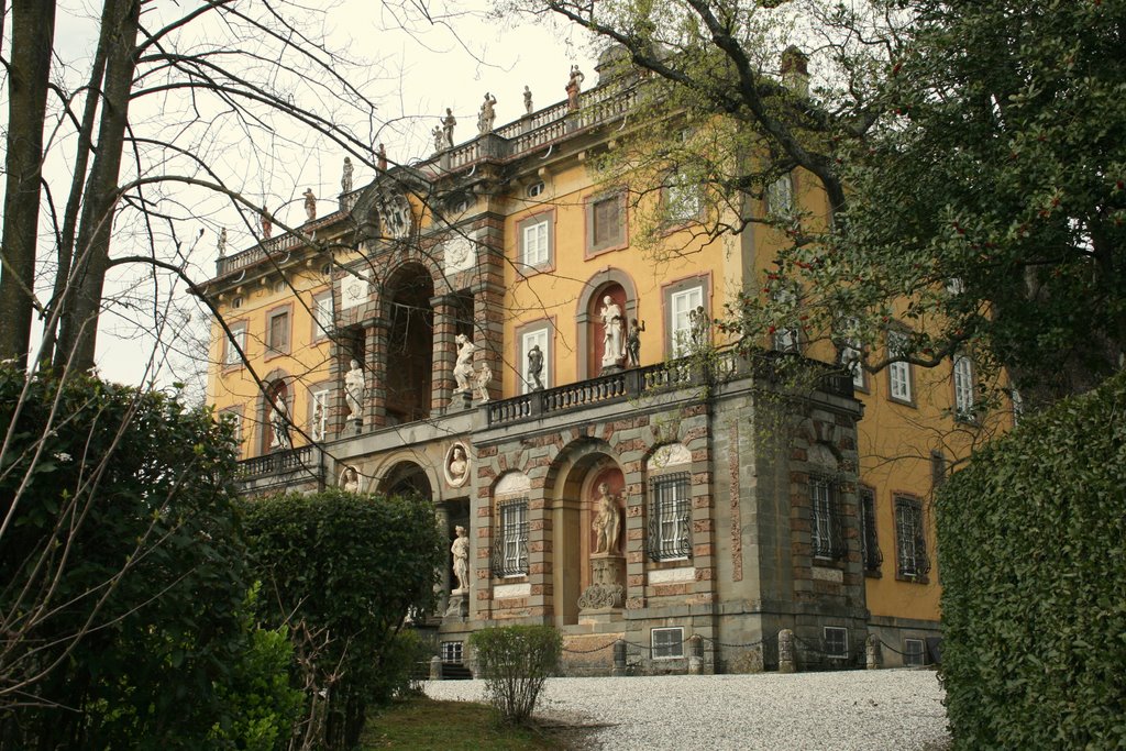 Villa Torregiani by Matteo Benevelli