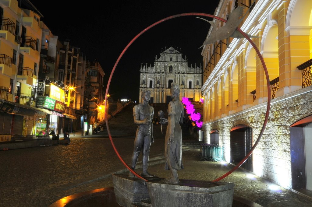 MACAU- ruins of St. Paul's at night& Hand Over Statue (by Thiago) by slo_thiago