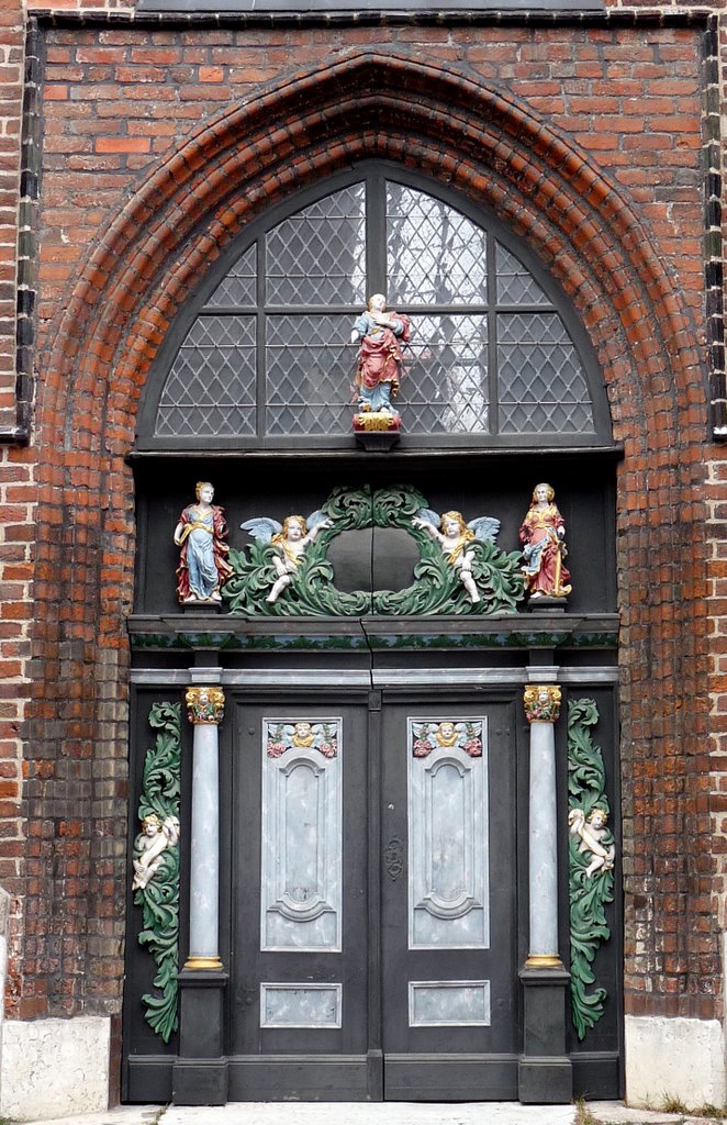 Stralsund - barockes Südportal der St. Jakobikirche by mimi.handorf