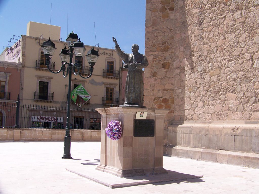 Estatua de Juan Pablo II en Catedral by sugey nevarez de dur…