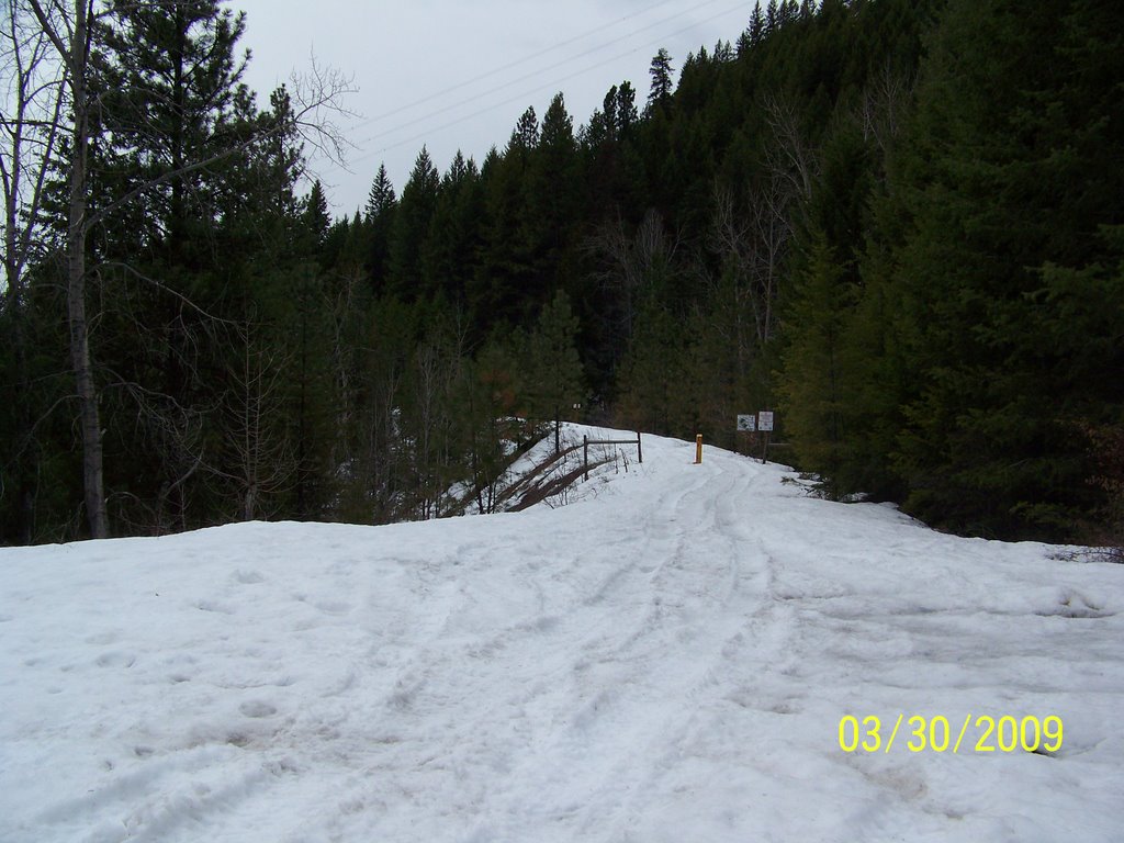 Jct TCT/Fisherman Road, looking south by Wester Van