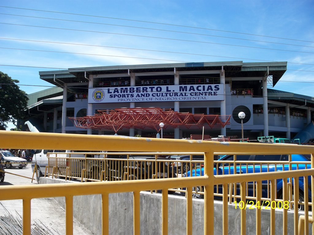 Oriental Negros covered sports complex, SW by kang © francis b i ♣