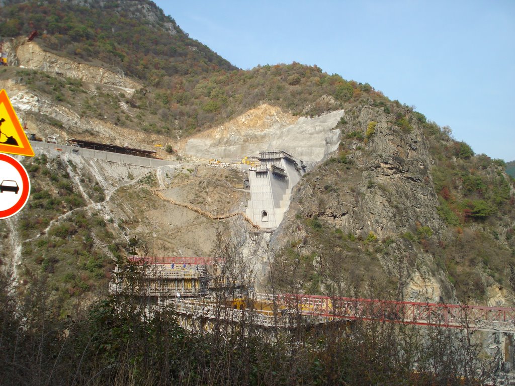 Новата язовирна стена на река Въча,The new dam on the river Vacha by Ivcho