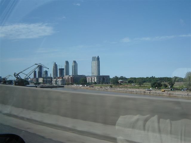 Vista a Puerto Madero - Autopista by smagnacco