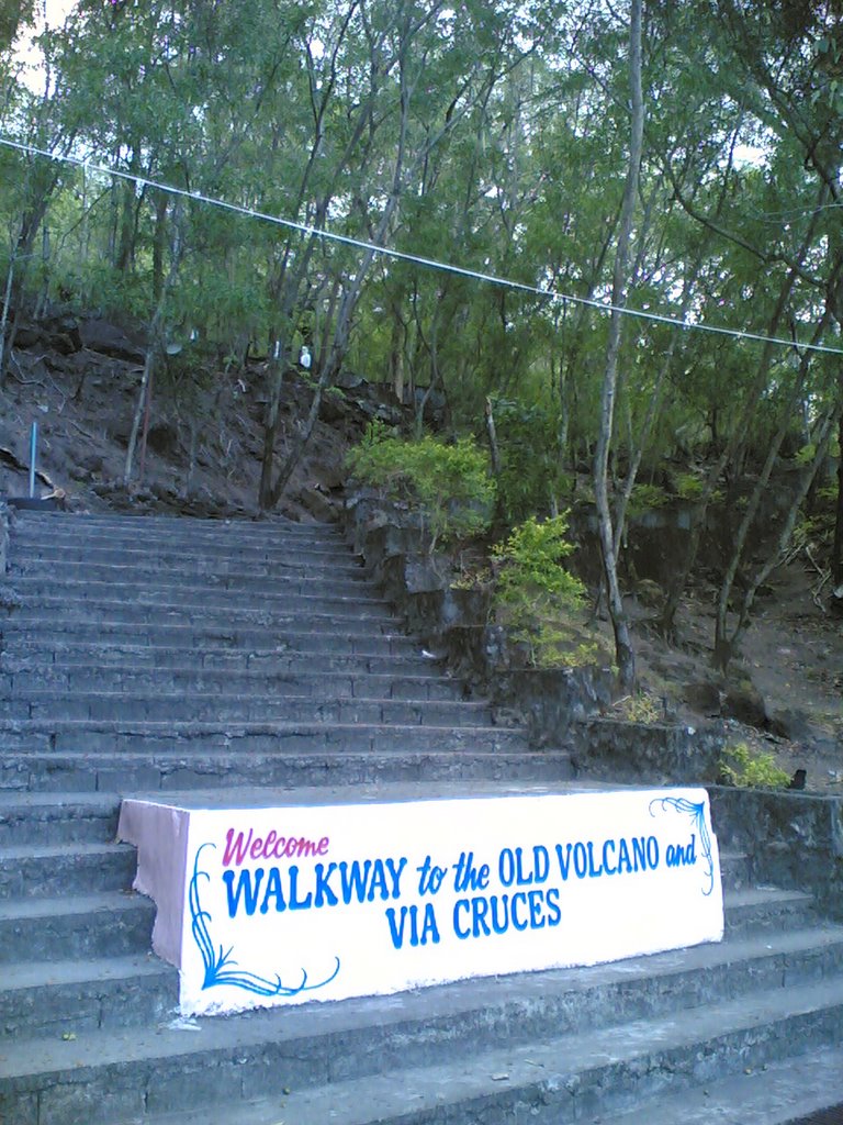 Jump-off point to walkway to old Camiguin Volcano by paulbaguio