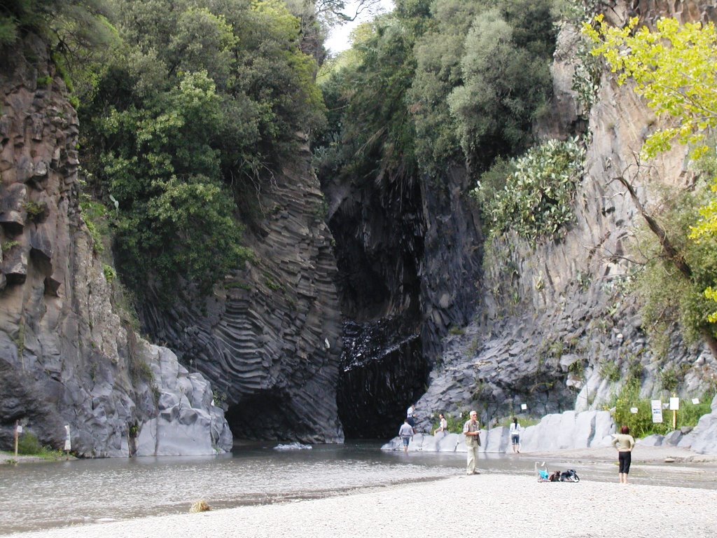 Sicilia: Gole dell'Alcantara by antonio iacullo