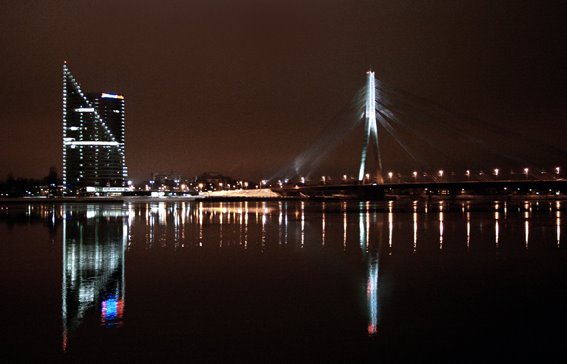 Night view to the Vansu bridge and "Saules akmens" by madrugada