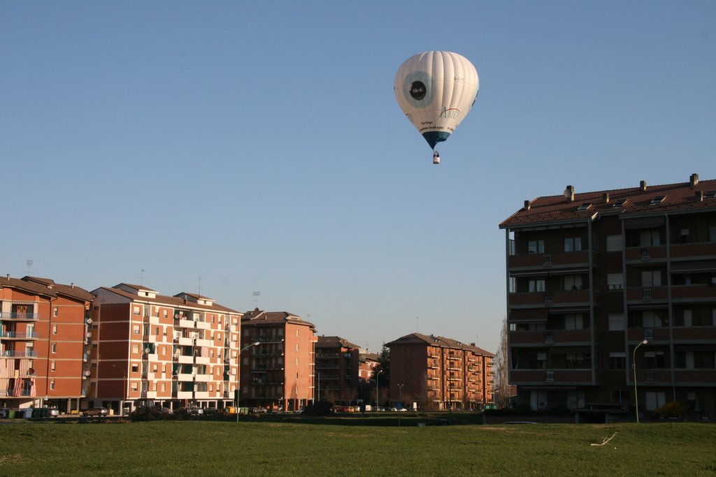 Balloon over Park Europa by DavidGethyn-Jones