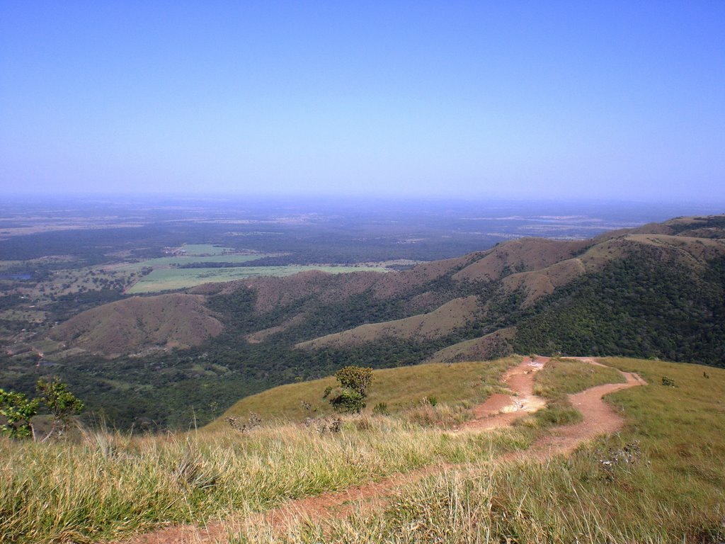 Vista a partir do Centro Geodésico da América Latina em Chapada dos Guimarães - Mato Grosso - Brasil by Paulo Yuji Takarada