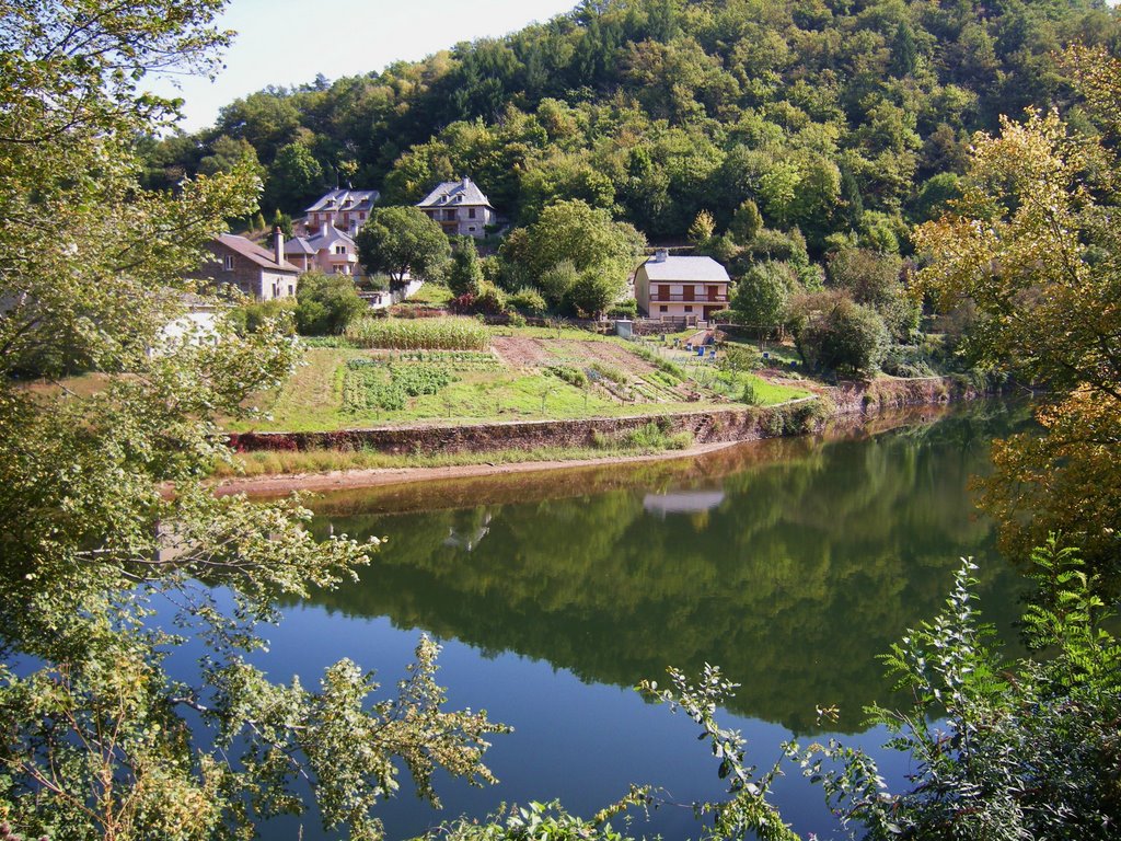 Estaing sur Lot by daniel despeyroux