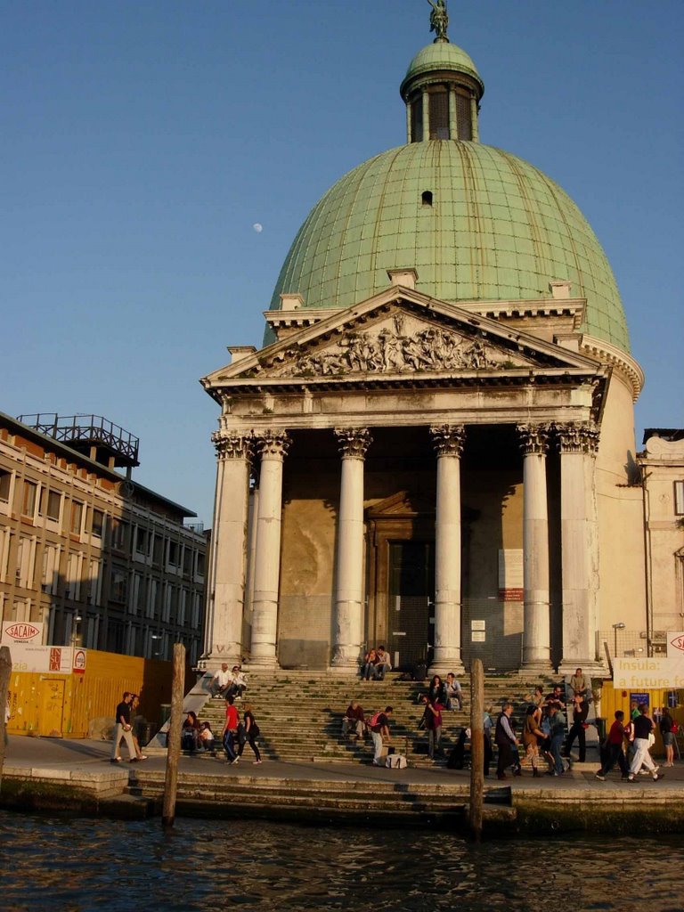 Iglesia de San Simeone Piccolo en Canal Grande by ramcoruna