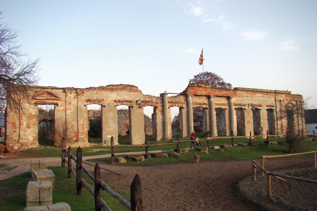 Sobków, zamek rycerski by Robi K