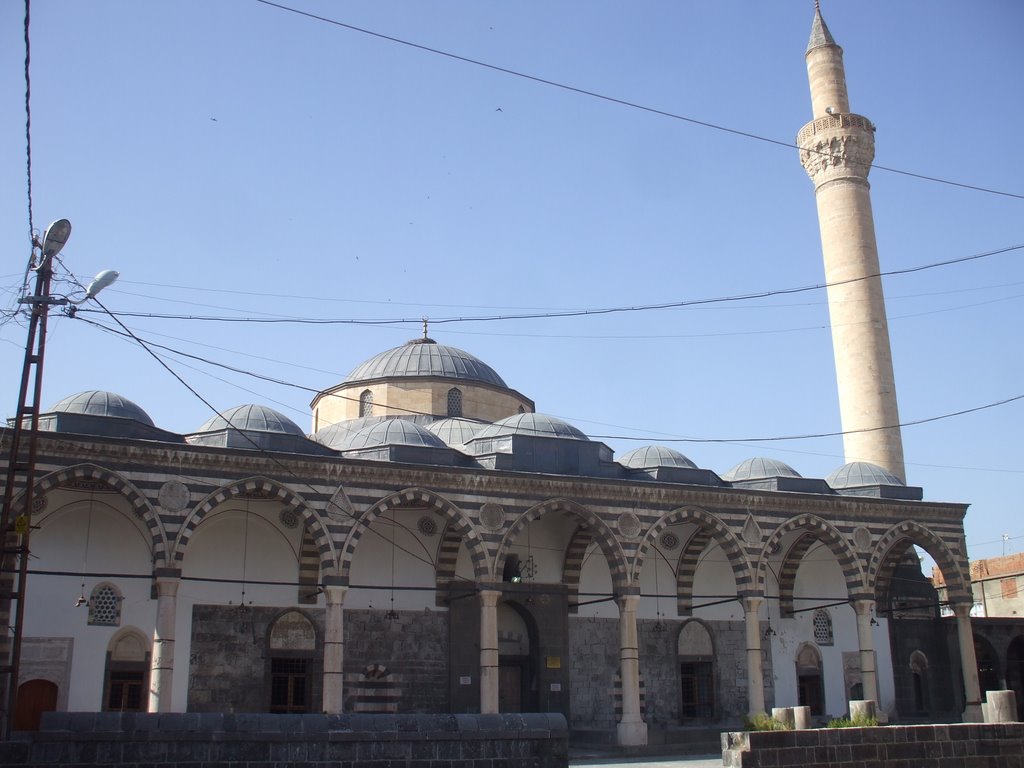 FATİHPAŞA CAMİİ (Kurşunlu Cami) - DİYARBAKIR - FOT. NEJAT SATICI by nejat satıcı