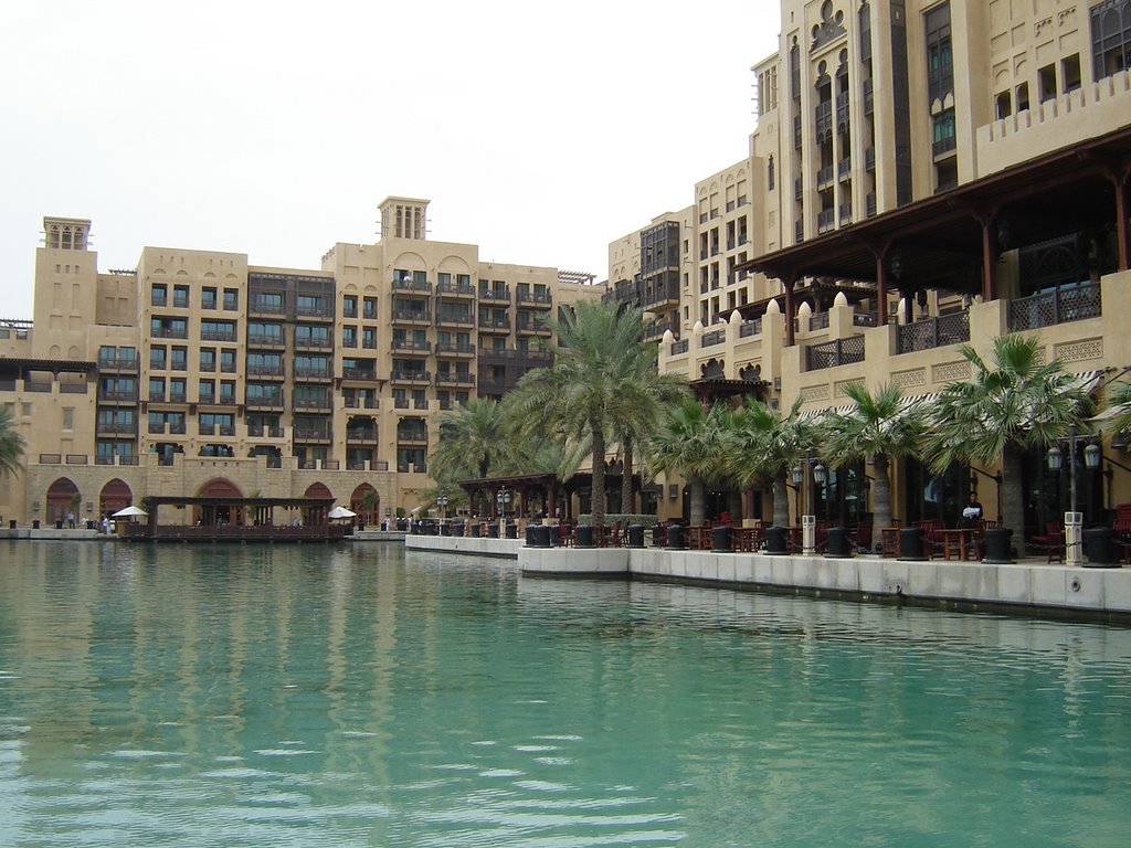 Madinat Jumaira hotel by labb80