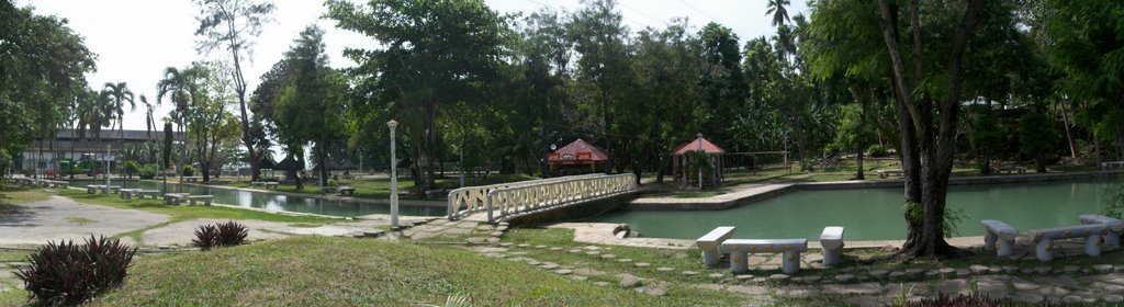 Capilay Spring, San Juan, Siquijor Island, W by kang © francis b i ♣