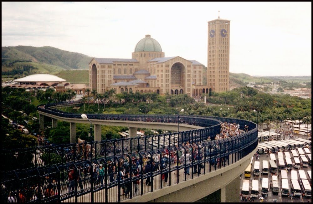 Santuário De Nossa Senhora Aparecida by Zekinha