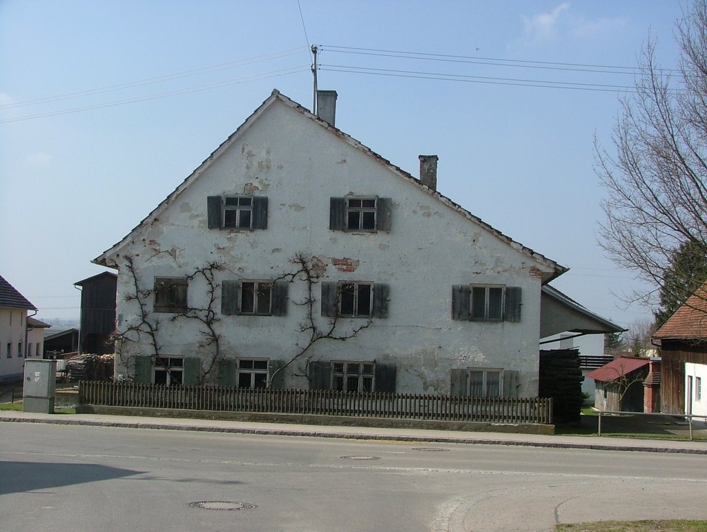 Altes Haus in Boos by richardmayer