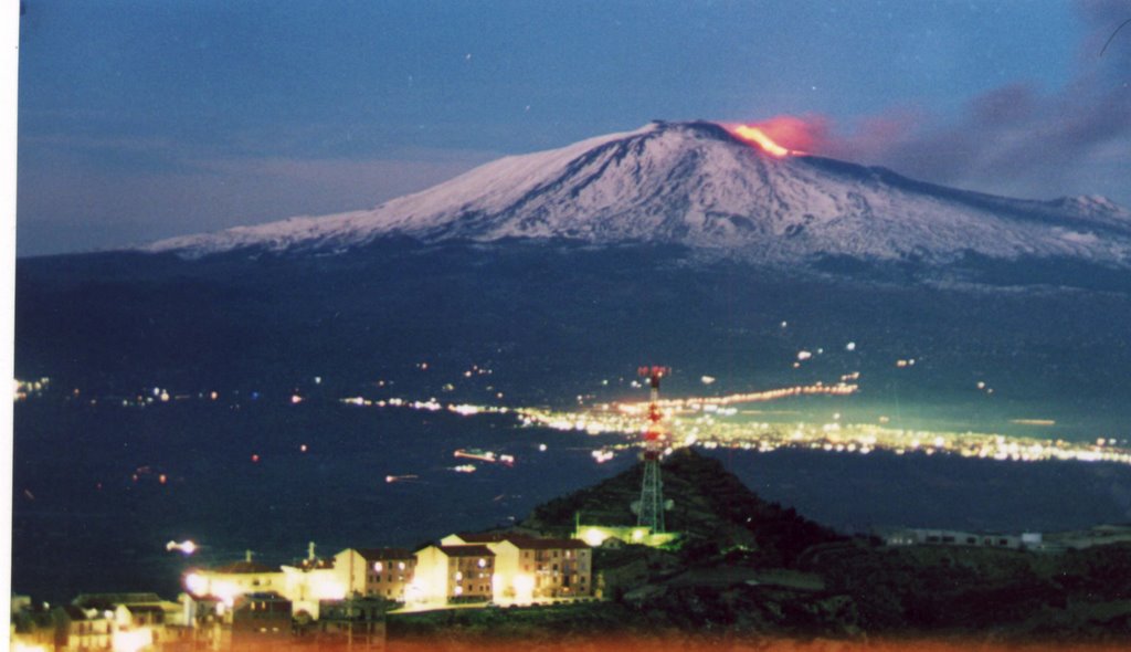 Etna eruption 2001 by maurizio71