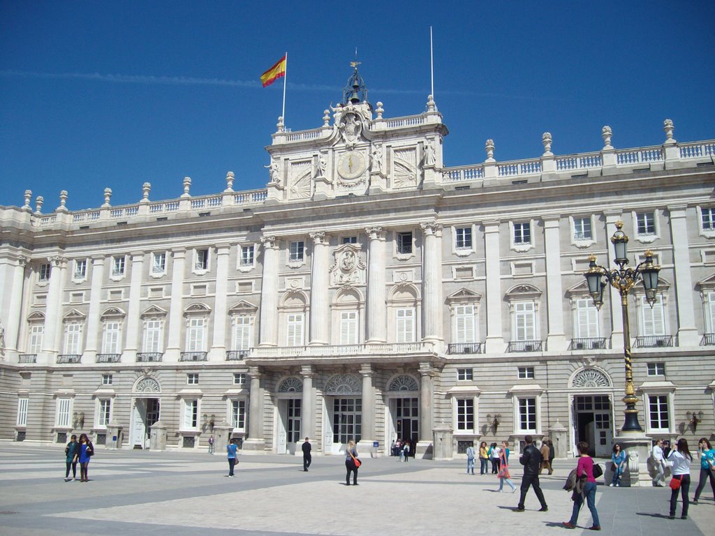 Palacio Real by GeoBulancea