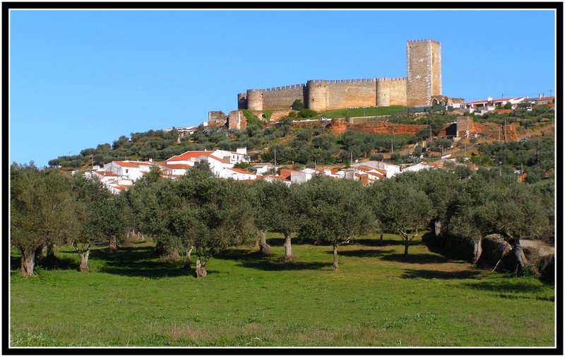 Portel - Castelo lado sul by Arlindo Sequeira